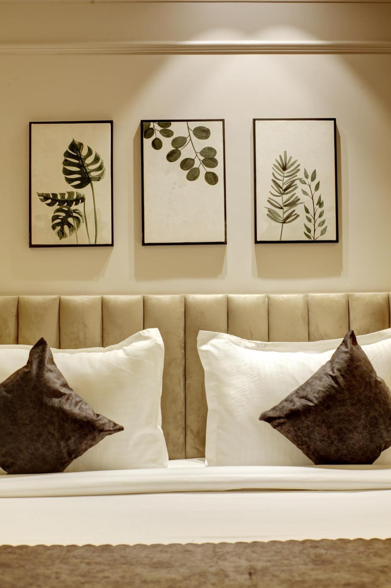 Saltstayz Premier - Near Golf Course Road & Sector 57 غورغاون المظهر الخارجي الصورة