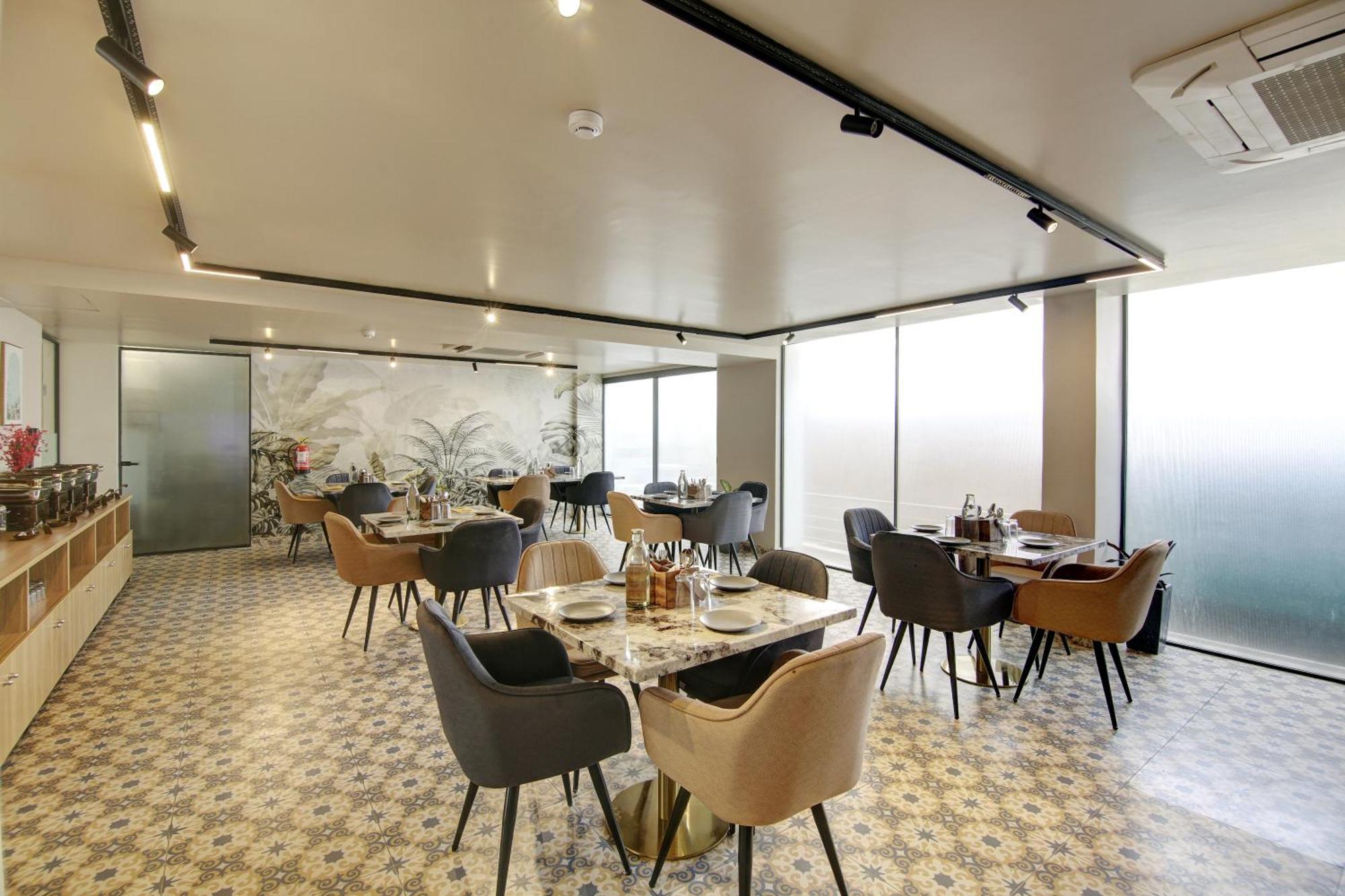 Saltstayz Premier - Near Golf Course Road & Sector 57 غورغاون المظهر الخارجي الصورة